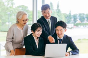 家族信託と遺言の違いとは？選び方や併用する際のポイントを解説_サムネイル